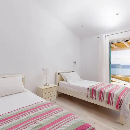 ヴィラ Ester By *