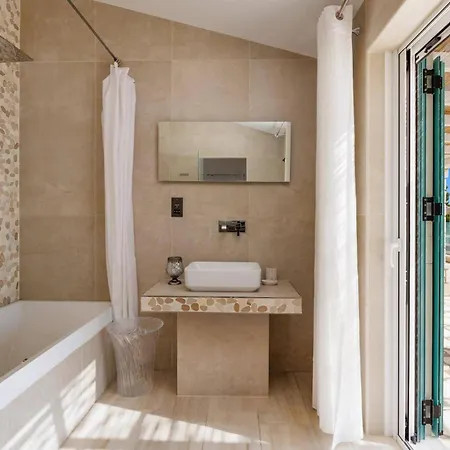 Ester By * カラミ